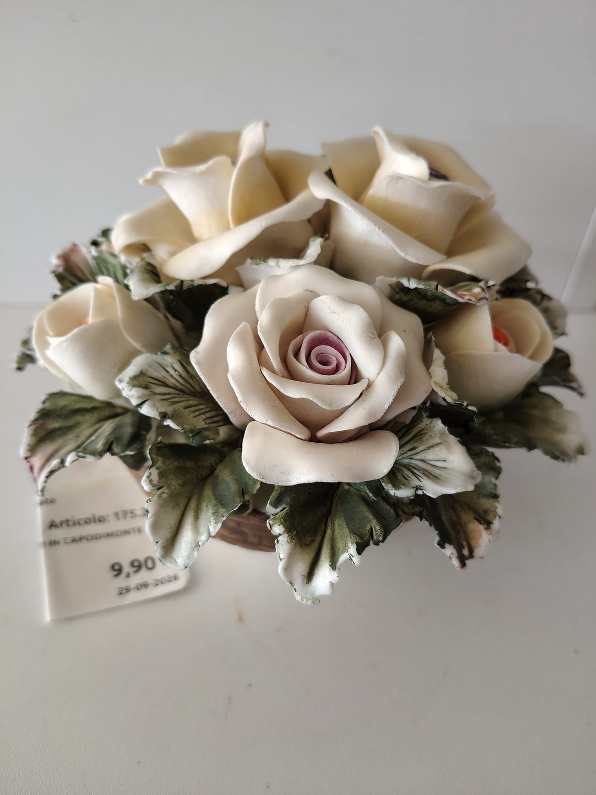 Cestino Con Fiori In Capodimonte