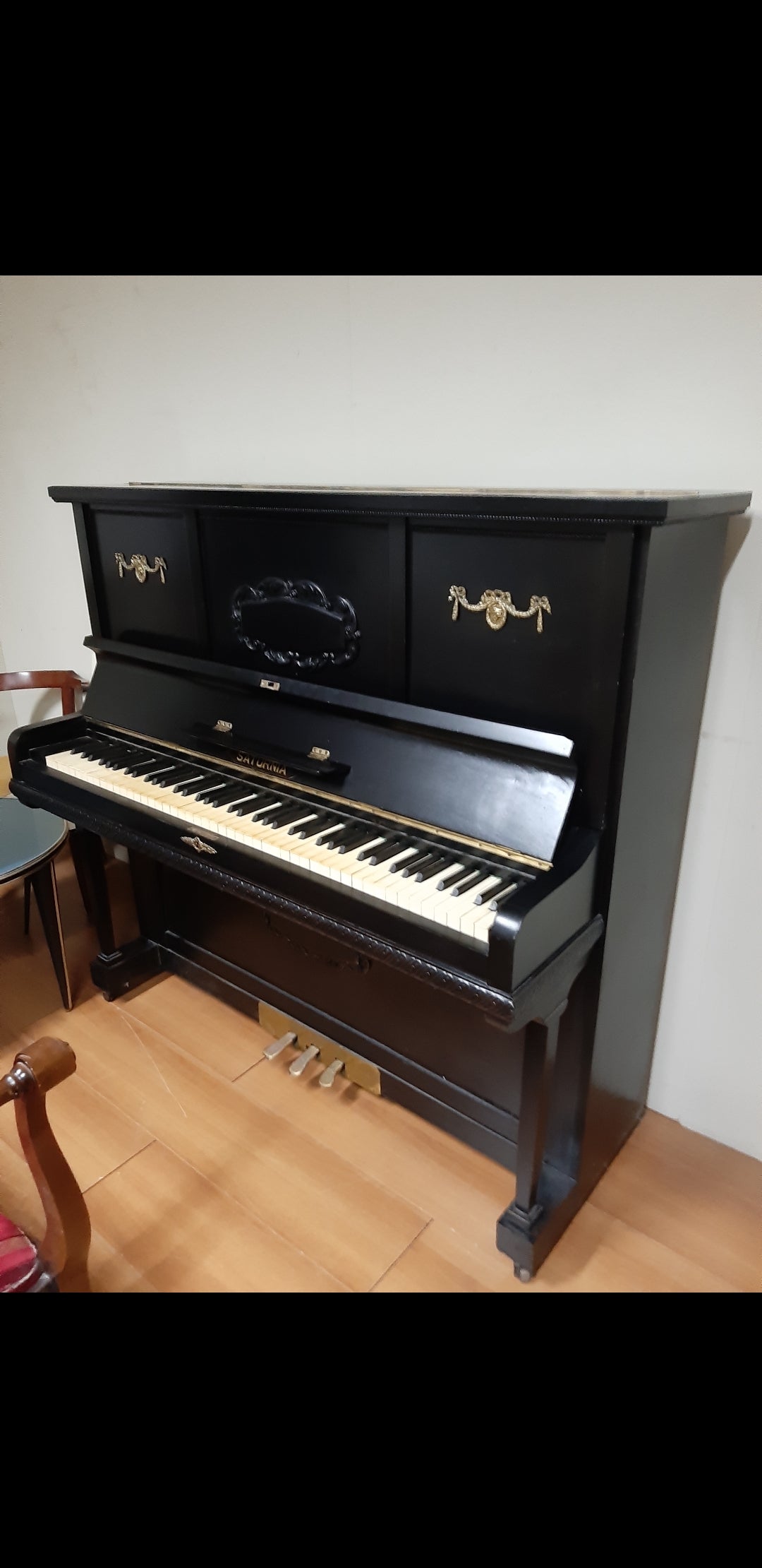 Vecchio Pianoforte Restaurato Non Funzionante