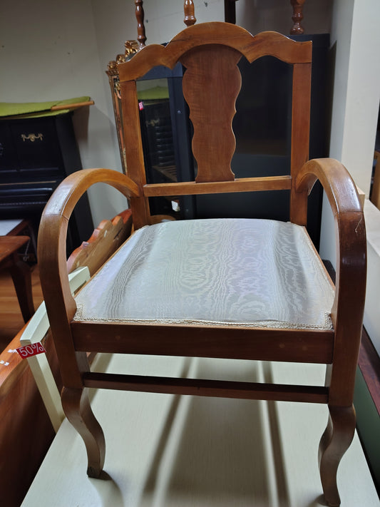 Vecchia Poltroncina Seduta Tessuto Beige Beige