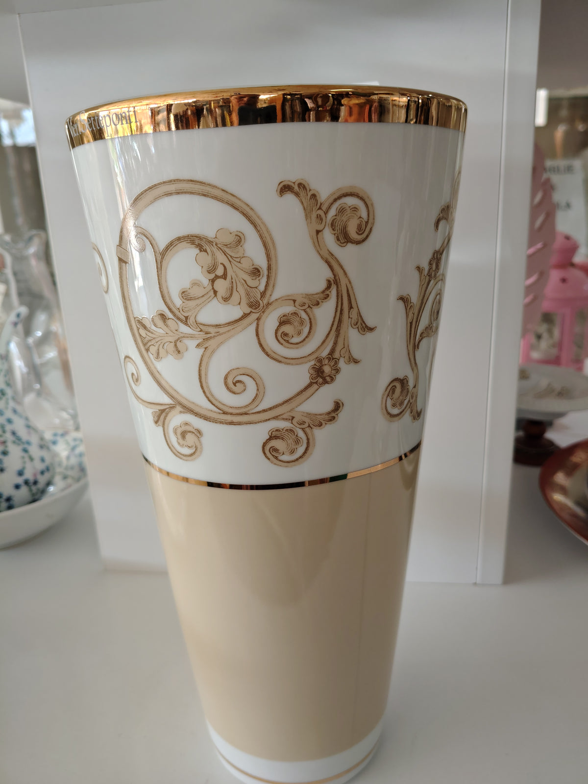 Vaso In Porcellana Decori In Oro