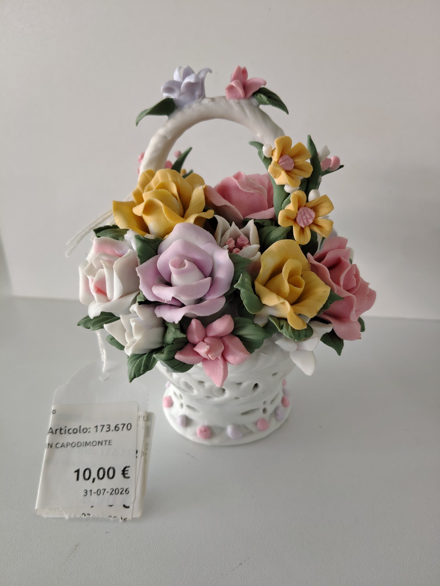 Cestino Con Fiori In Capodimonte