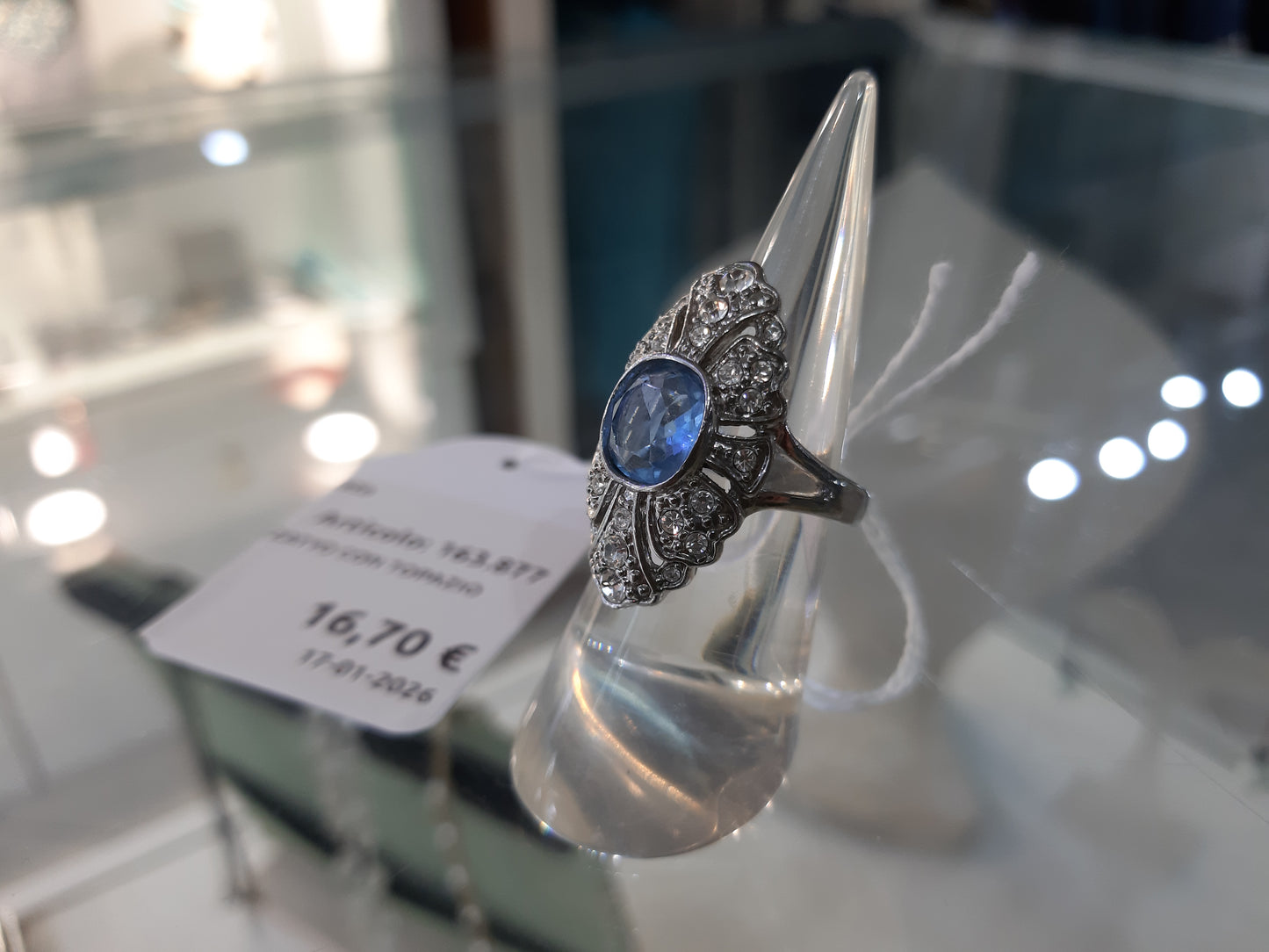 Anello Antichizzato Con Topazio