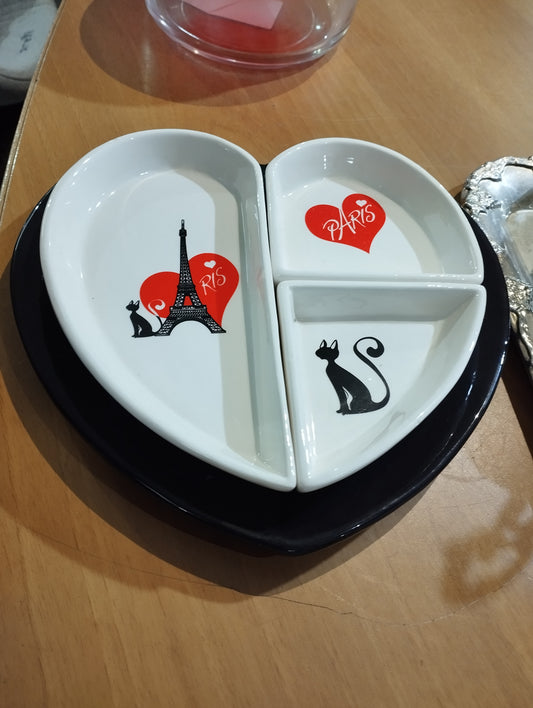 Antipastiera  Tre Sezioni Forma Cuore In Ceramica Bianca E Nera