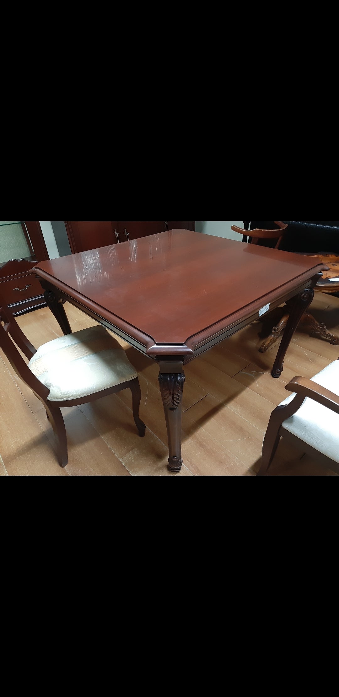 Camera Da Pranzo Completa Con 6 Sedie Sparecchio Tavolo+specchio Tavolo E Vetrina