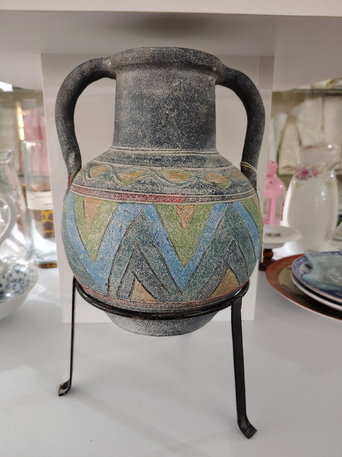 Vaso In Terracotta Con Appoggio In Metallo