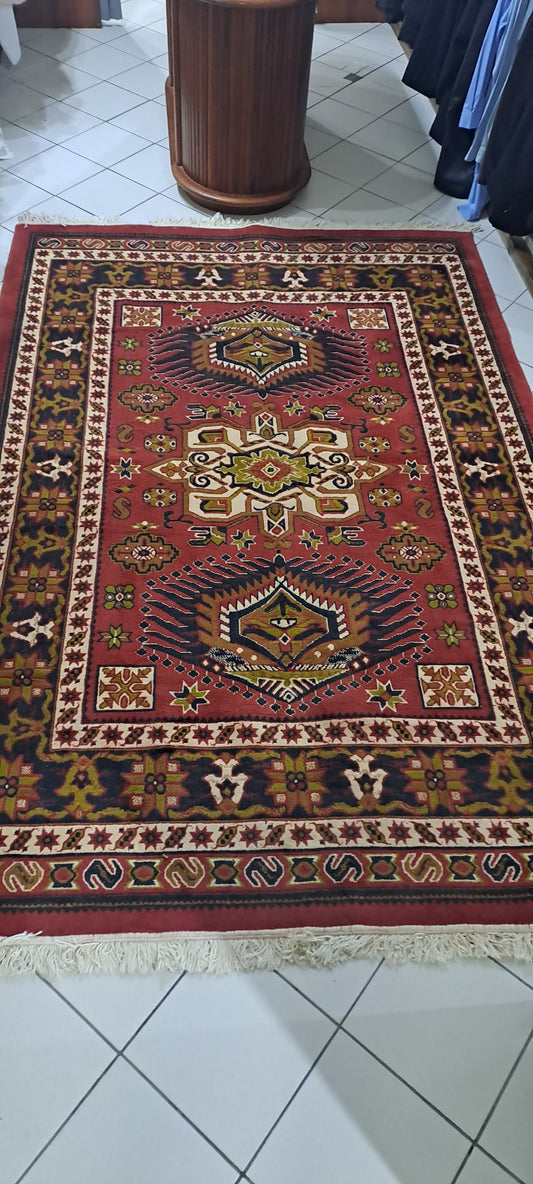 Tappeto Bordo Rosso 277x184 Con Rosone Centrale E Decori Tipo Indiani