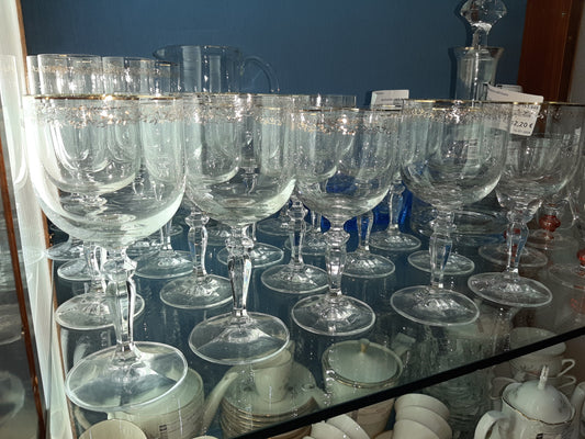 Servizio 18 Bicchieri + 3 Di Ricambio + Brocca E Bottiglia Bordo E Ricamo Dorato