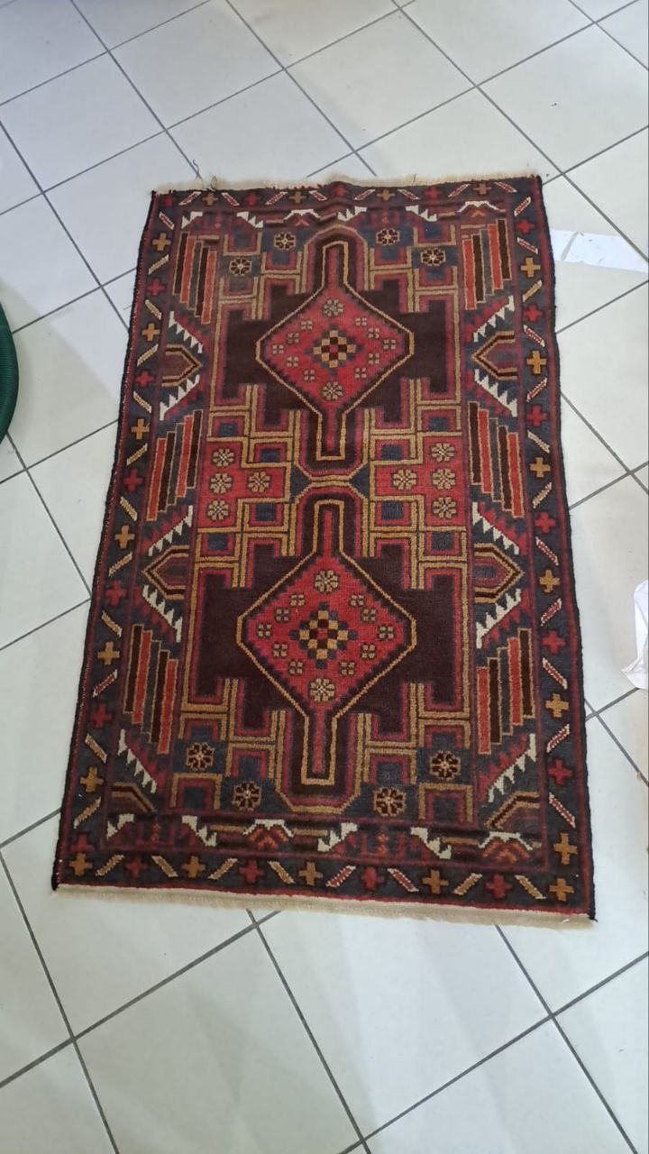 Tappeto Bordeaux E Verde Doppio Rombo Centrale Bordo Nero 142x84 R.