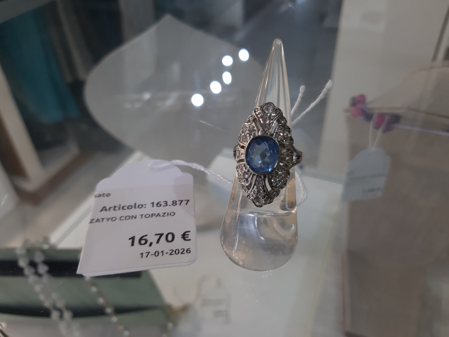 Anello Antichizzato Con Topazio