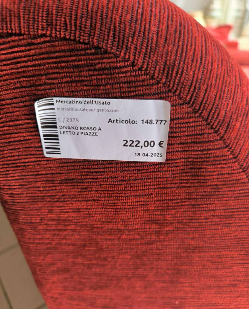Divano Rosso A Letto 2 Piazze
