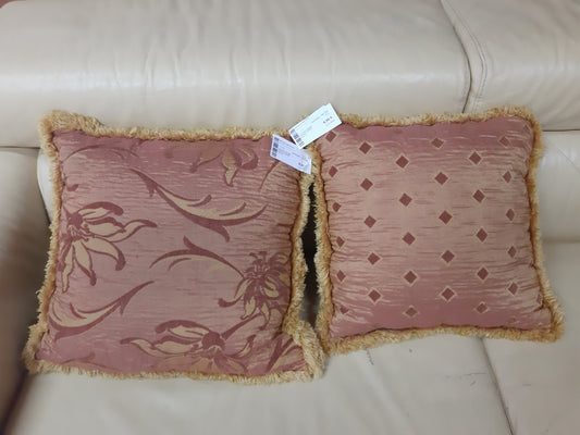 Cuscino Colore Ramato Bordo Giallo