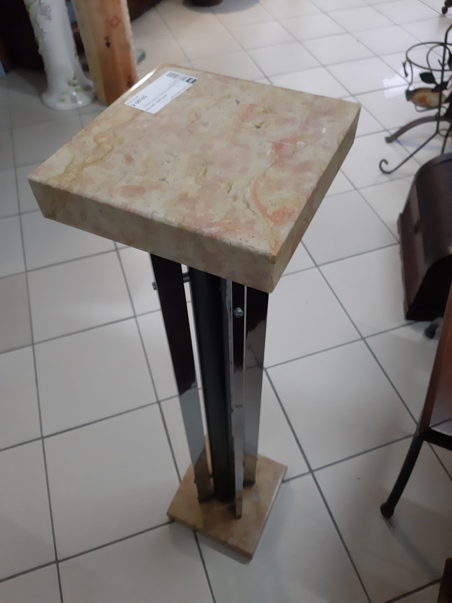 Colonna Basi Marmo E Struttura In Metallo