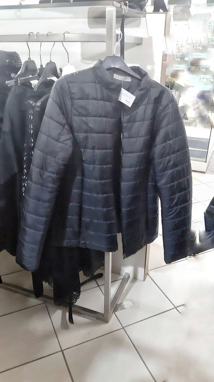 Piumino Nero Sagomato Mis S